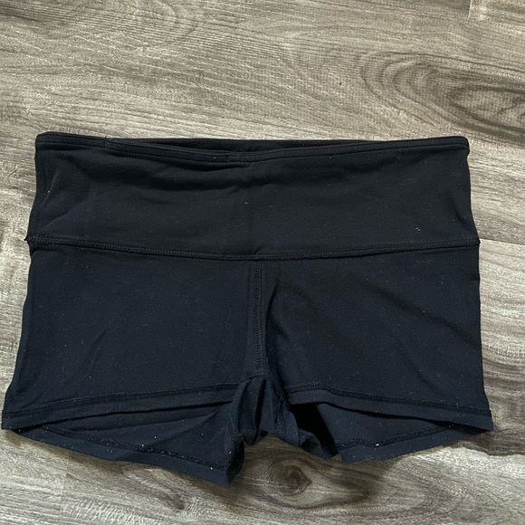 Black Lululemon 2.5” Shorts - Picture 1 of 3